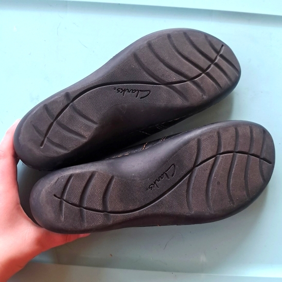 Black Clark's Clogs - Picture 3 of 5